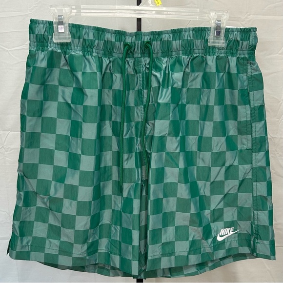 Nike Green Checkered Athletic Shorts NWT - Picture 2 of 6